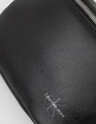 CALVIN KLEIN JEANS Чанта за кръст в черно LV04G3012G