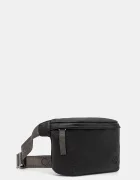 CALVIN KLEIN JEANS Чанта за кръст в черно LV04G3082G