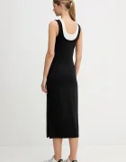 CALVIN KLEIN JEANS Рокля в черно среднодълга със стандартна кройка LV047E220G