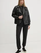 CALVIN KLEIN JEANS Спортен панталон в черно с изчистен дизайн J20J224841