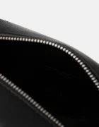 CALVIN KLEIN Козметична чанта в черно LV04D1090G