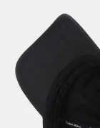 CALVIN KLEIN Памучна шапка с козирка в черно LV04D5077G