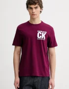 CALVIN KLEIN Памучна тениска в бордо с принт LV04RE819G