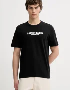 CALVIN KLEIN Памучна тениска в черно с принт LV04RE820G