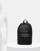CALVIN KLEIN Раница в черно голям размер с изчистен дизайн LV04D3155G
