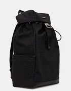 CALVIN KLEIN Раница в черно голям размер с изчистен дизайн LV04D3276G