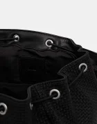 CALVIN KLEIN Раница в черно голям размер с изчистен дизайн LV04D3276G