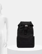 CALVIN KLEIN Раница в черно голям размер с изчистен дизайн LV04D3276G