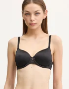 Chantelle Сутиен в черно с десен C13FN3