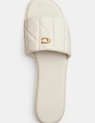 Coach чехли с равна подметка дамски от кожа Holly Quilted Leather Sandal бели CEF42