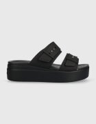 Crocs Чехли Brooklyn Low Wedge Sandal в черно с платформа 207431 208728