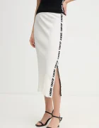 DKNY Пола