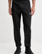 EA7 Emporio Armani Анцуг мъжки в черно