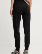 EA7 Emporio Armani Спортен панталон в черно с изчистен дизайн AF13135.7W000461