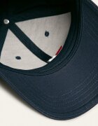 Fila Шапка в тъмносиньо с апликация