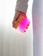 Gingko Design малка LED лампа от орехова дървесина 8 x 25 x 66 cm G082WT