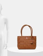 GUESS Чанта MAYLEE в кафяво HWWG96 61220