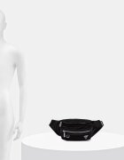 GUESS Чанта за кръст BERLIN в черно HMBENY P6156