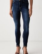 GUESS дънки skinny дамски 1981 SKINNY тъмносини W6YA46 D1537