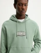 GUESS JEANS Памучен суичър мъжки в зелено с качулка с принт M6RQ25 KCPR1