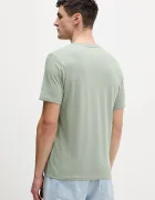 GUESS JEANS Памучна тениска в синьо с апликация M4YI52 K8HM0