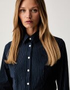GUESS JEANS риза дамска от памук с еластан тъмносиня на тънко райе W6YH11 W2835