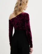 GUESS Кадифено боди в бордо с изчистен дизайн W6PP70 KJ170