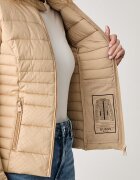 GUESS капитонирано яке дамско NEW VONA бежово W6YL16 W2891