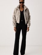 GUESS късо яке дамско CARLA бежово V6BL14 W4519