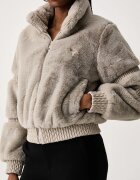 GUESS късо яке дамско CARLA бежово V6BL14 W4519