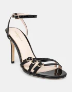 GUESS Кожени сандали STRAPPY BUCKLE SANDAL