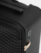 GUESS Куфар NADIRA SMALL в черно TWQG84 24983