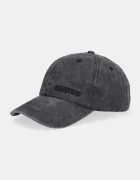 GUESS Памучна шапка с козирка MERAK