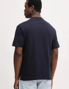 GUESS Памучна тениска в тъмносиньо с апликация M6RI25 I3Z14