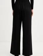 GUESS Панталон JAYNE в черно със стандартна кройка с висока талия W5BB32 W2600