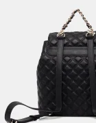 GUESS Раница GIULLY дамска в черно малък размер с изчистен дизайн HWQG96 73330