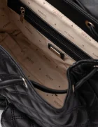 GUESS Раница GIULLY дамска в черно малък размер с изчистен дизайн HWQG96 73330