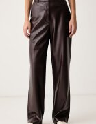 GUESS разкроен панталон дамски от имитация на кожа ZANITA PEREFCT PANTS кафяв с висока талия W6YB12 W2906