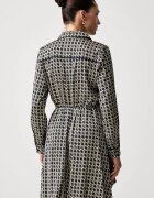 GUESS рокля тип риза ALYA черна с монограм W4YK35 WF1T2