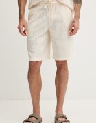 GUESS спортен къс панталон мъжки бежов със стандартна талия F6GD03 KG362
