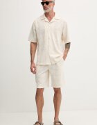 GUESS спортен къс панталон мъжки бежов със стандартна талия F6GD03 KG362