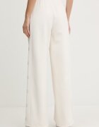 GUESS Спортен панталон OCTAVIA в бяло с апликация V5BB12 KCX22