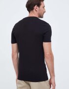 GUESS Тениска в черно с изчистен дизайн M2YI24 J1314