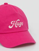 HUGO Памучна шапка с козирка в розово с апликация 50539909