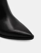 Jonak Кожени ботуши PECHE CUIR в черно с дебел ток 3700034