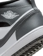Jordan 1 Mid маратонки за деца от кожа черни DQ8424
