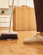 Joseph Joseph Стенна регулируема метла Cleantech 94 x 26 cm в бежово