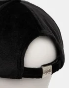 Juicy Couture Шапка с козирка VERONICA CAP в черно с апликация JCAWH224702