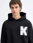 KARL LAGERFELD JEANS Памучен суичър мъжки в черно с качулка с принт B1M20053