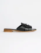 Karl Lagerfeld Кожени чехли PETALO BROOCH SLIDE